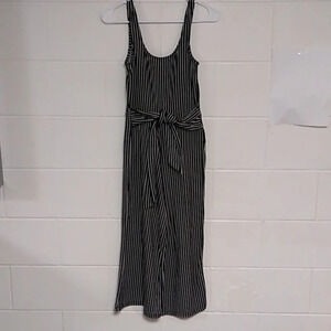 CHARLOTTE RUSSE WIDE LEG CROP, STRETCHY, SCOOPNECK, SLEEVLESS JUMPSUIT